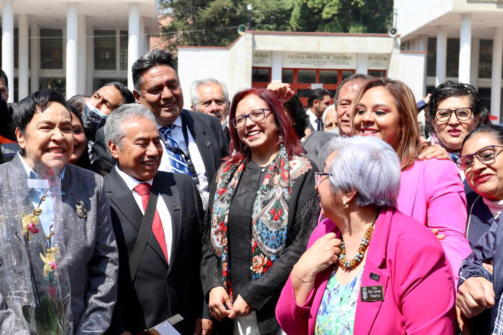 Formación inicial de futuros docentes, un compromiso del Gobierno de México: Leticia Ramírez