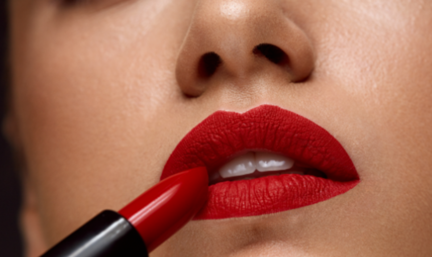 La mejor manera de usar labial rojo: 6 pasos para una combinación ganadora