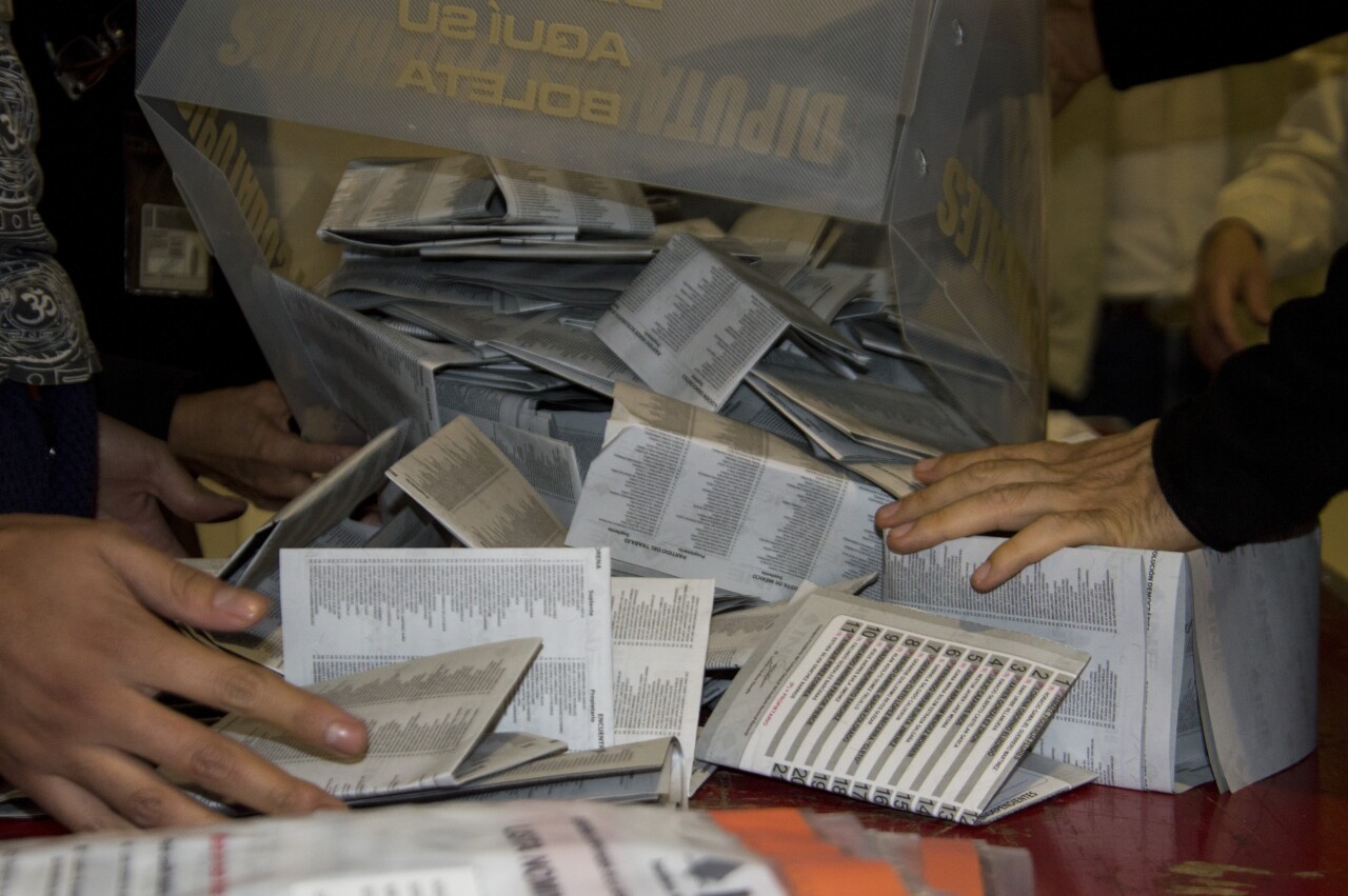 Por inconsistencias, analizan recontar 5 mil paquetes electorales en Edomex