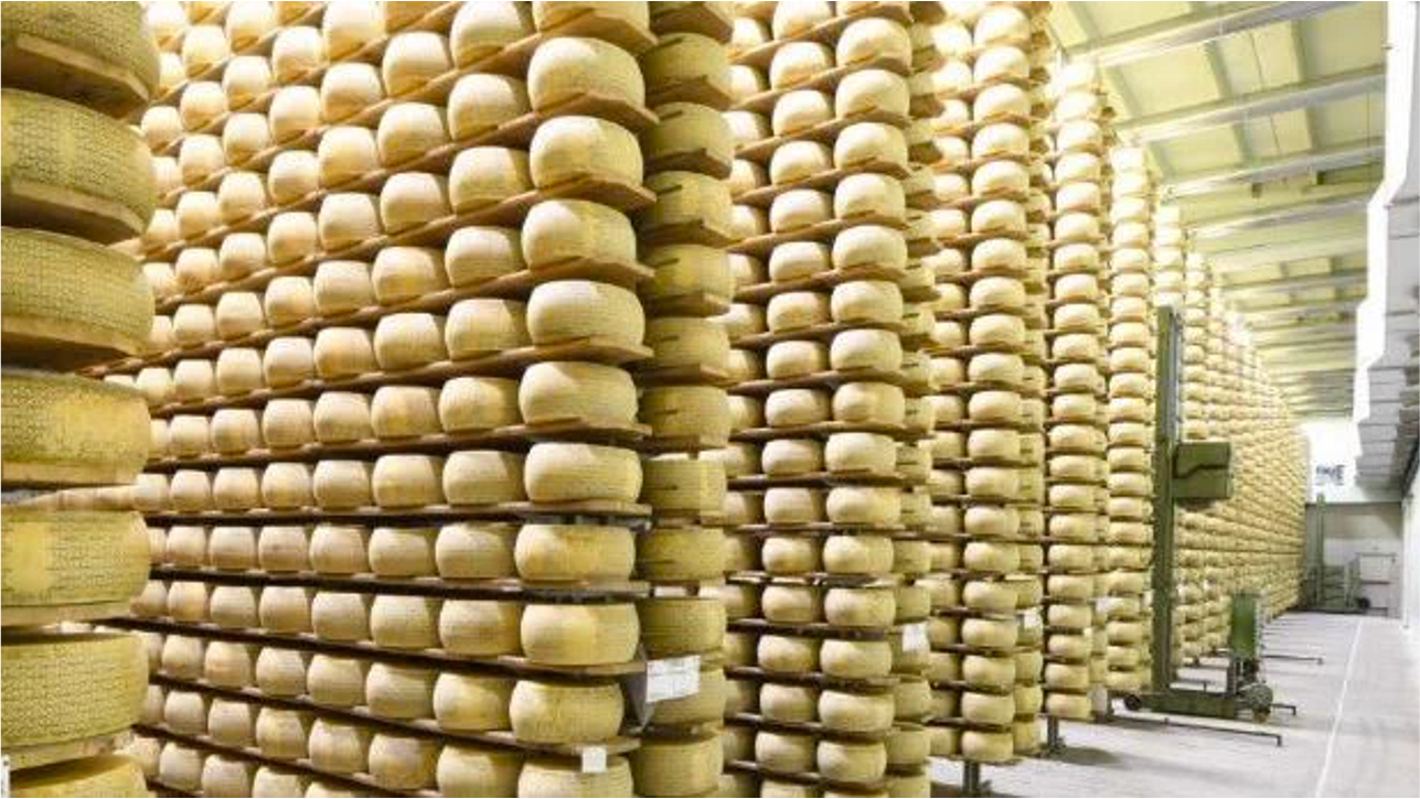 Muere empresario italiano tras ser aplastado por 25 mil quesos