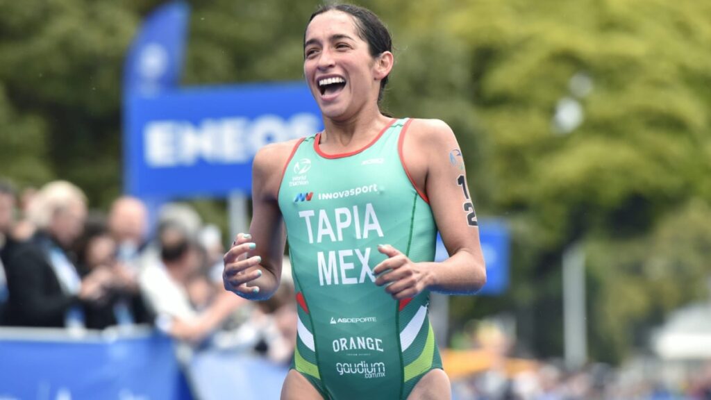 Rosa María Tapia Vidal: Una Exitosa Temporada Triatlética en 2023