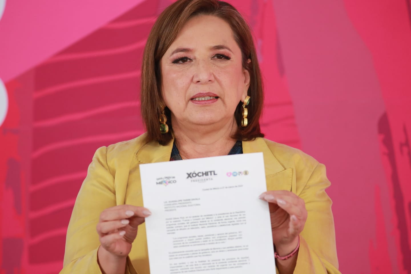 Candidata presidencial Xóchitl Gálvez denuncia presuntas irregularidades en información sobre programas sociales
