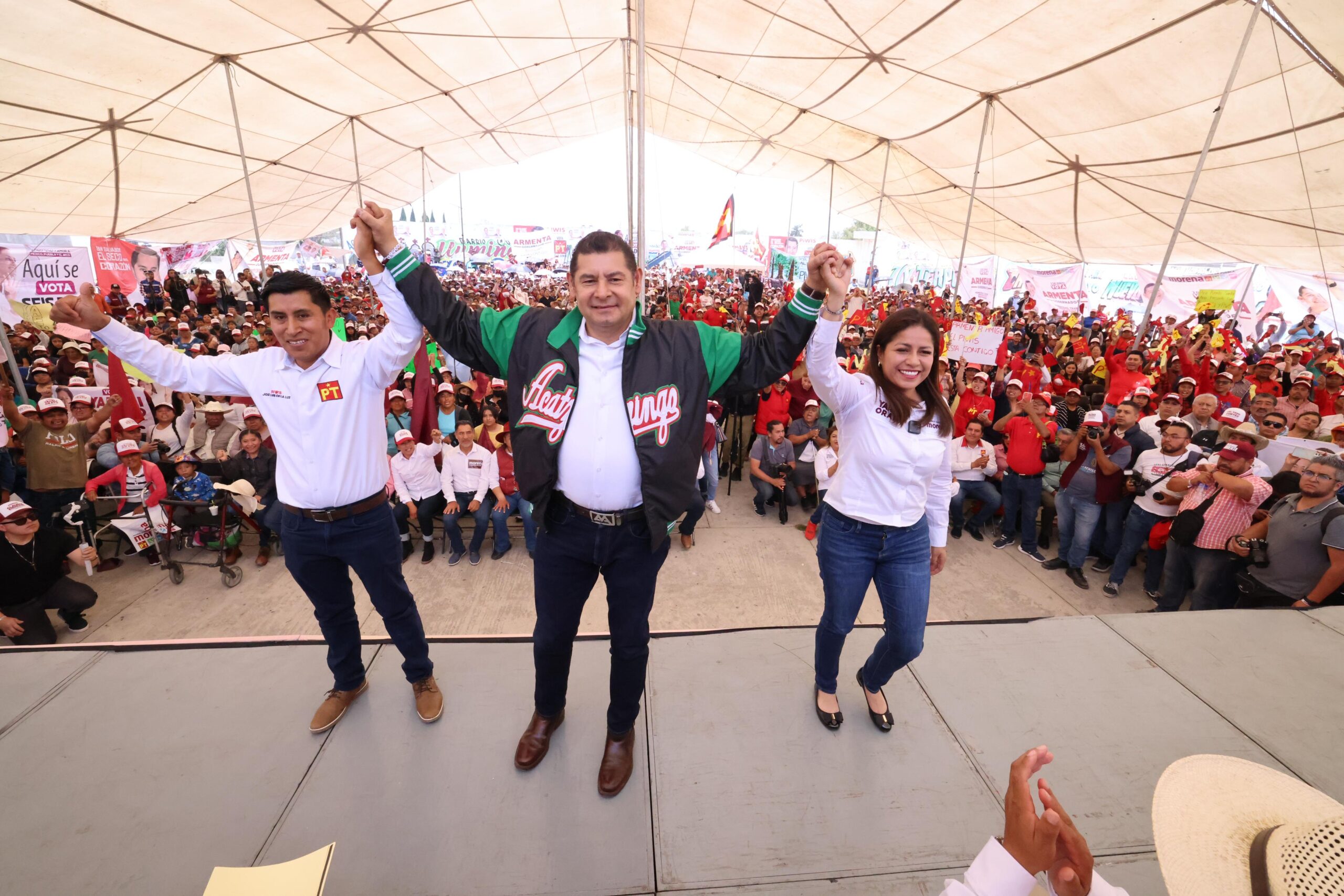 Alejandro Armenta promete mejorar conectividad y apoyar a productores en Puebla