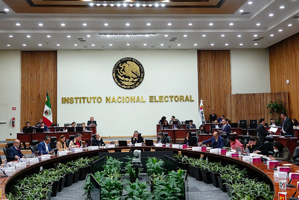 Funcionarios públicos sujetos a medidas cautelares del INE por presunta violación electoral