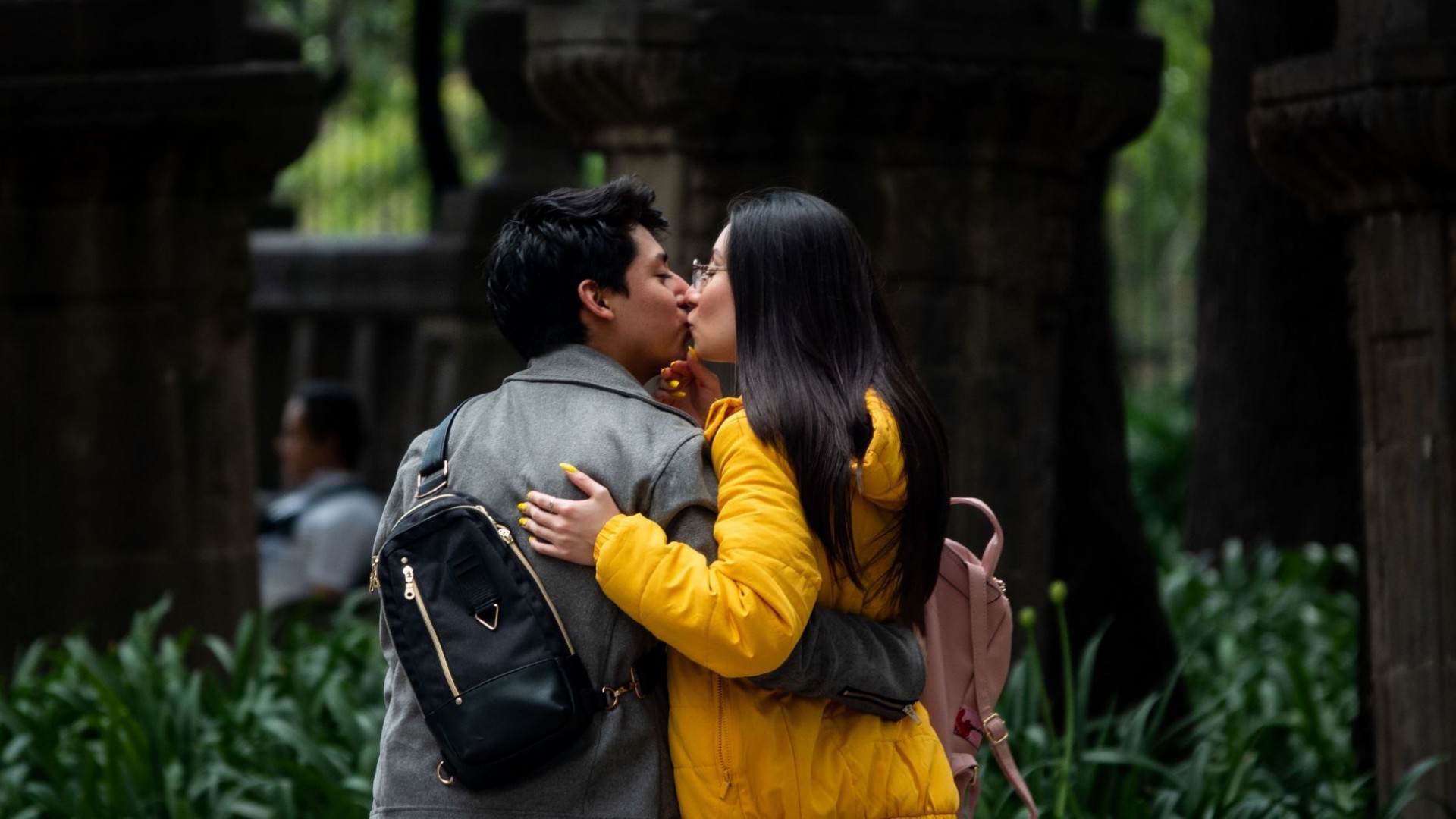 Descubre los sorprendentes beneficios de los besos para la salud y la relación en pareja