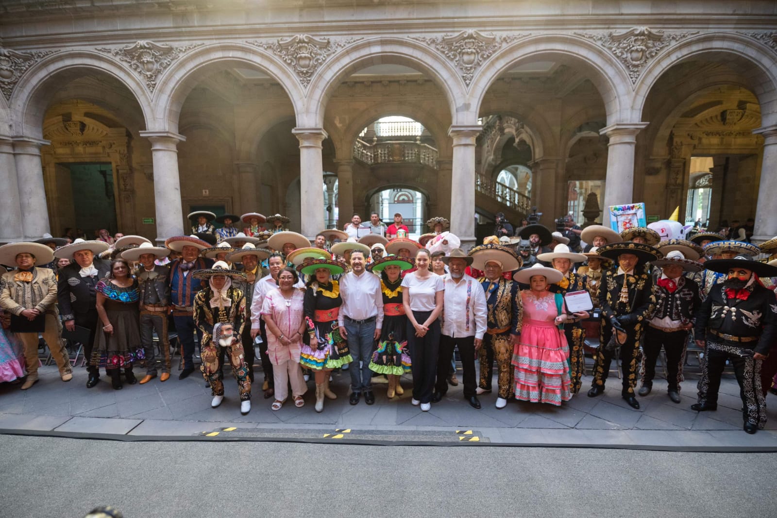 Carnavales de CDMX elevados a patrimonio cultural por Martí Batres