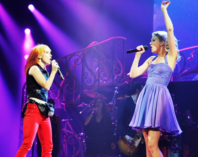 Paramore sorprende al abrir el concierto de Taylor Swift en París