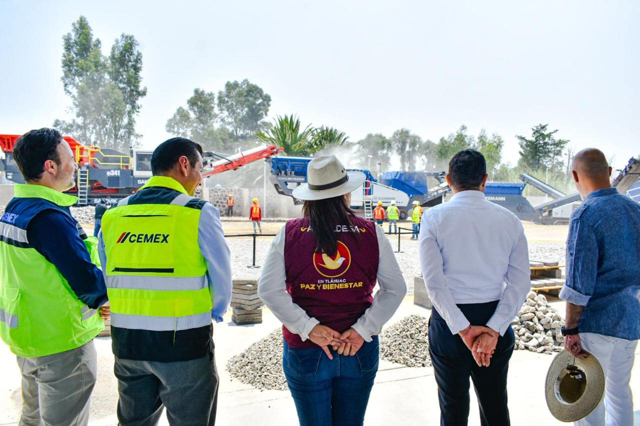 Martí Batres inaugura planta trituradora para reciclaje de residuos de construcción en CDMX