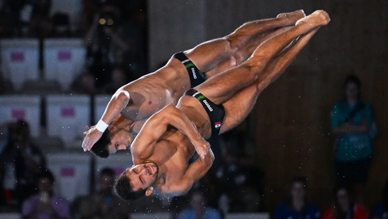 Los clavadistas mexicanos Berlín y Willars rozan el podio en París 2024