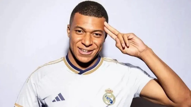 Jersey del Real Madrid con el dorsal de Kylian Mbappé se agota en un día