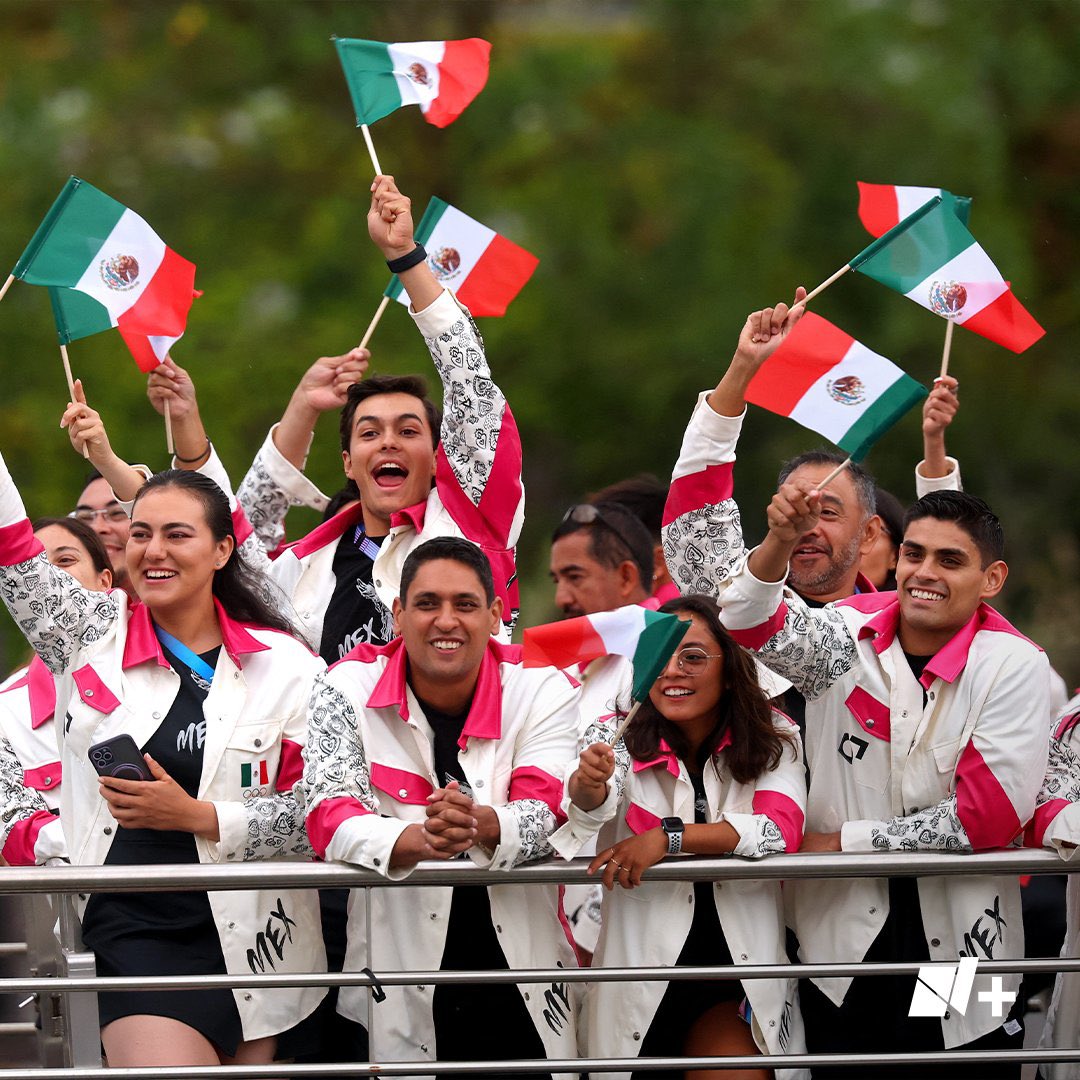 El desfile de los milagritos: la Delegación Mexicana sorprende en París 2024