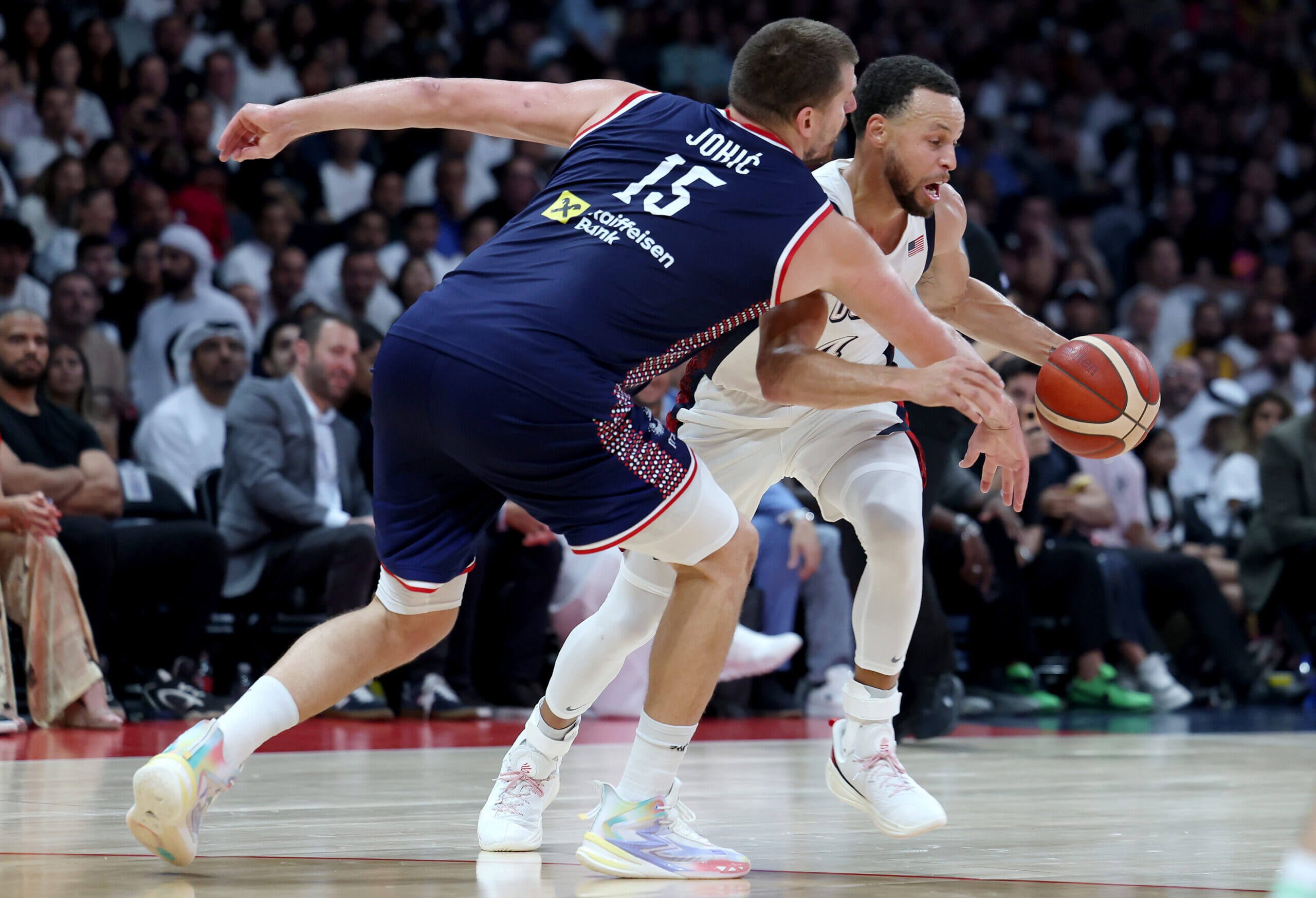 Steph Curry y Bam Adebayo brillan en victoria sorpresa de EE. UU. sobre Serbia