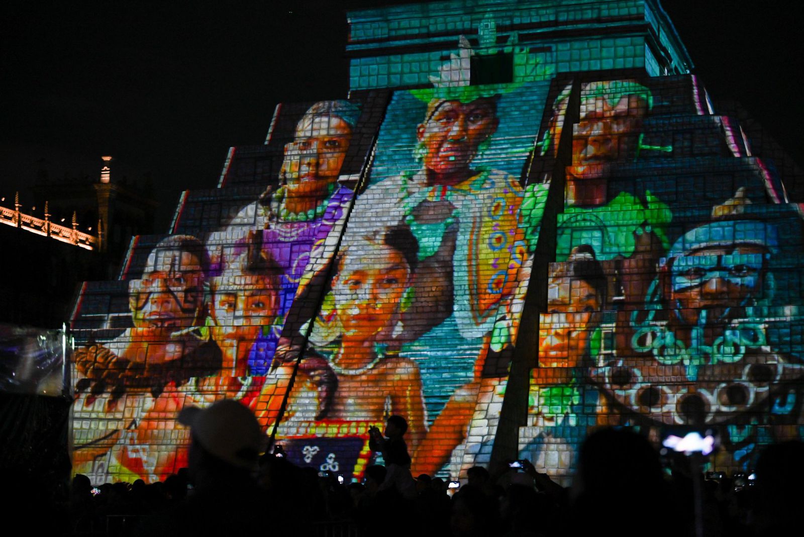 «El Pueblo Maya y Felipe Carrillo Puerto. Memoria Luminosa II» Ilumina el Zócalo con la Grandeza de Kukulkán