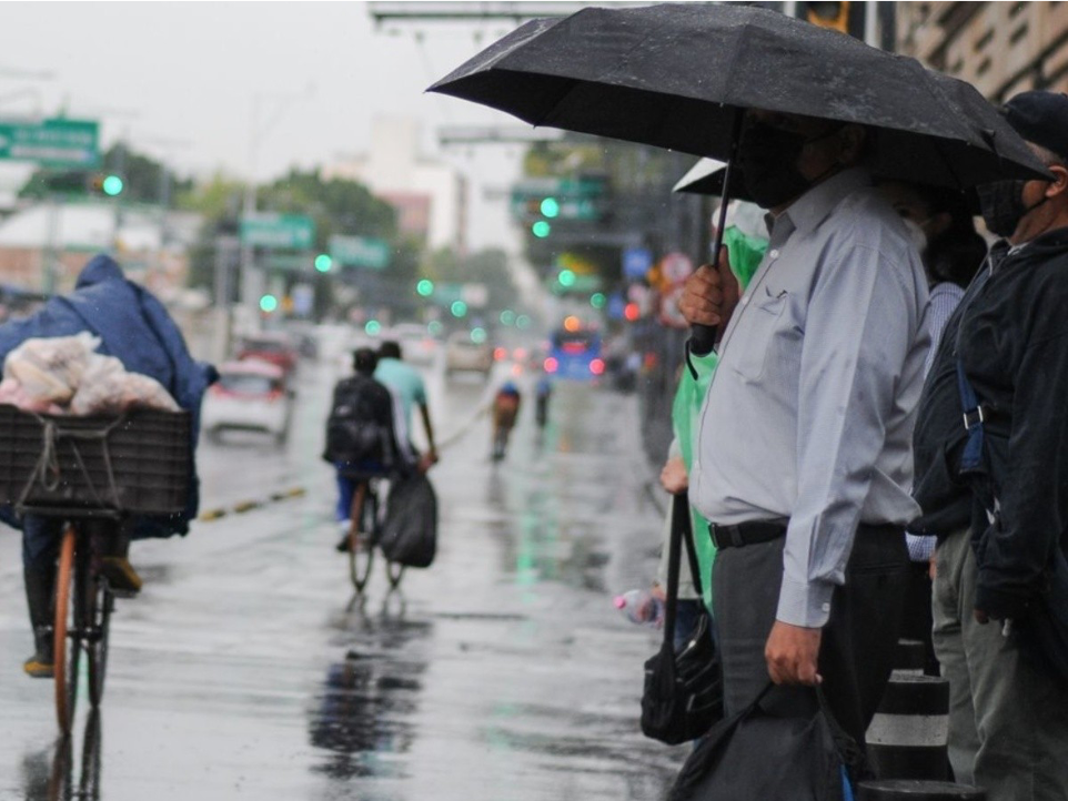 Lluvias fuertes y máxima de 25°C en CDMX: SGIRPC advierte sobre el clima de hoy