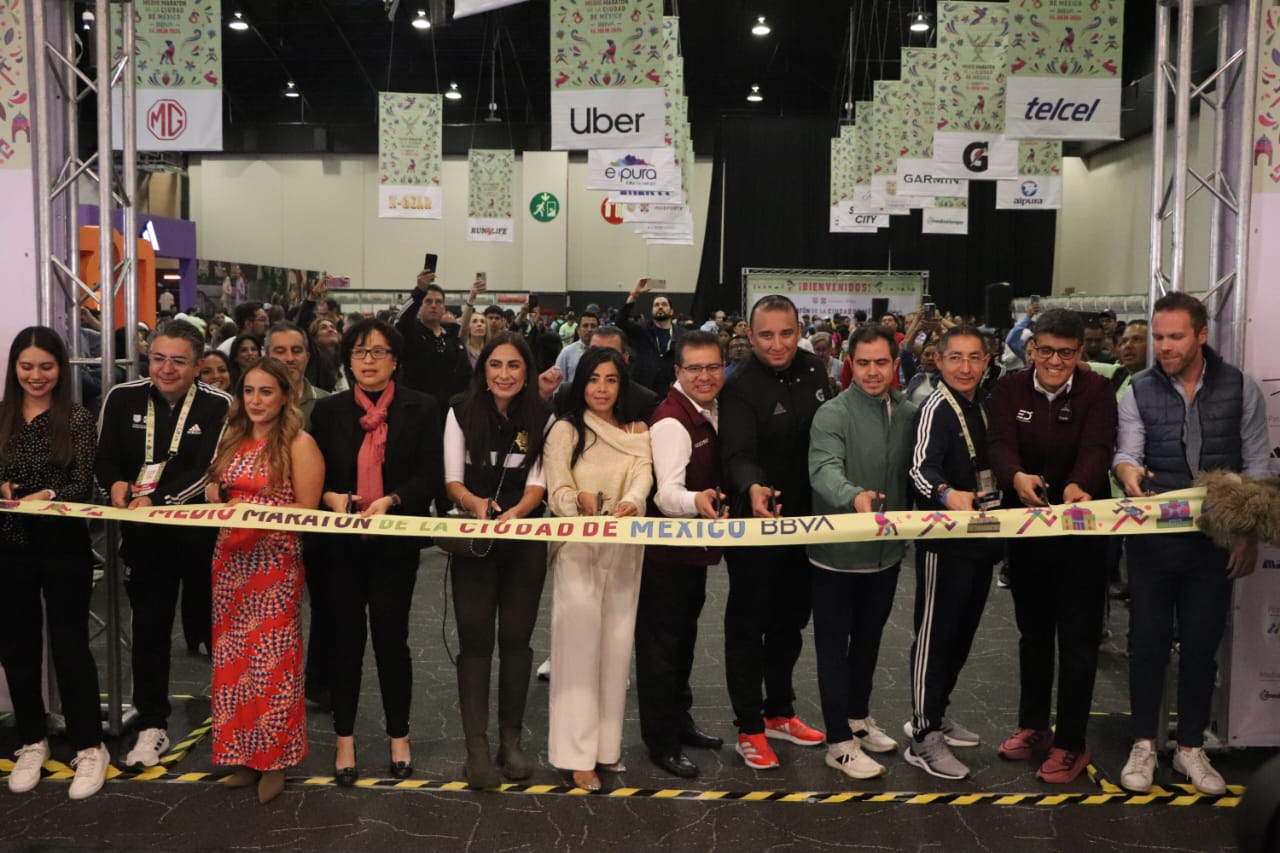 Todo listo para el Medio Maratón CDMX 2024! INDEPORTE inaugura Expo con gran participación