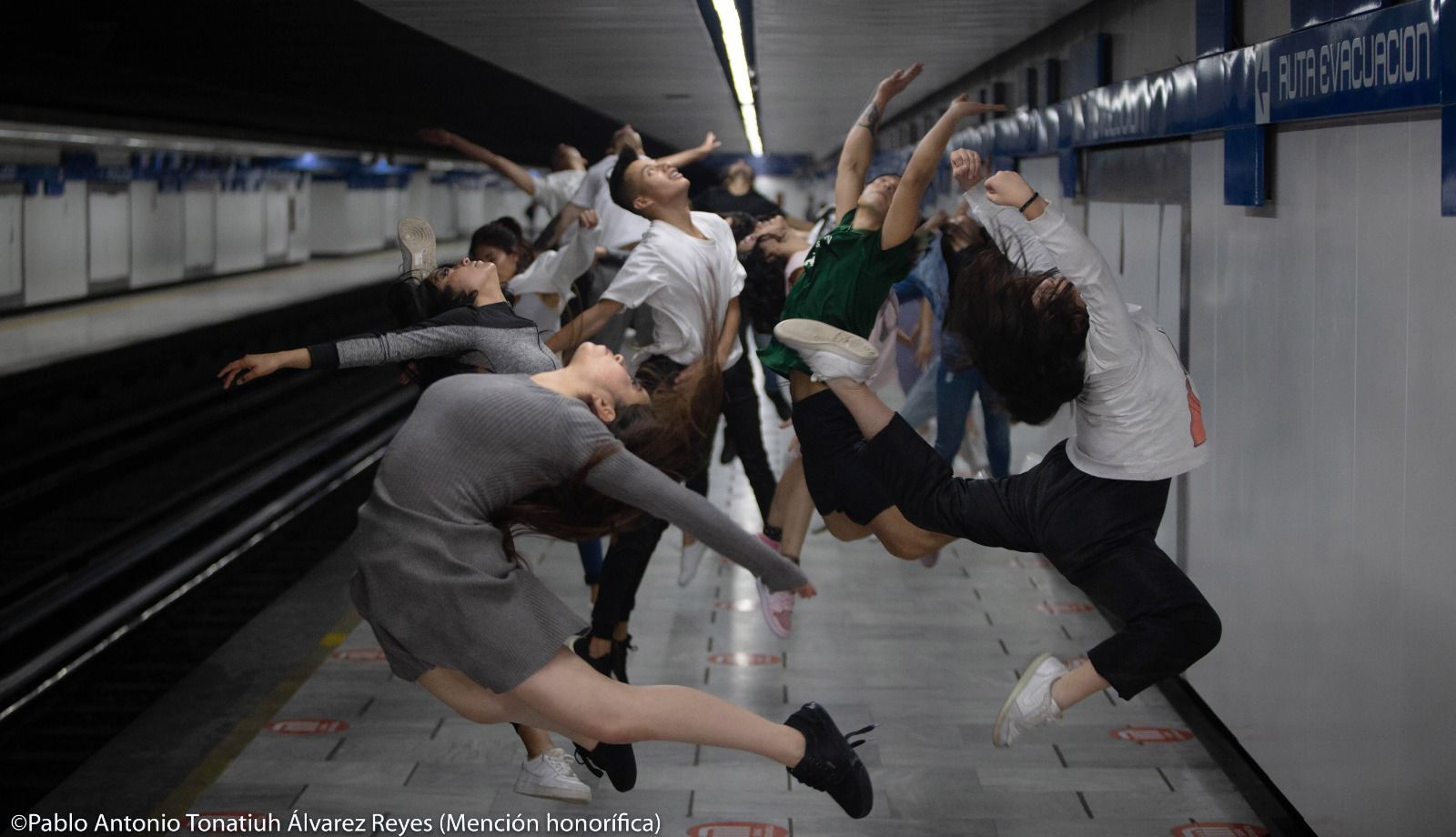 ¿Bailamos? La danza en imágenes: Un mosaico de ritmos y emociones latinoamericanas en el Museo Archivo de la Fotografía