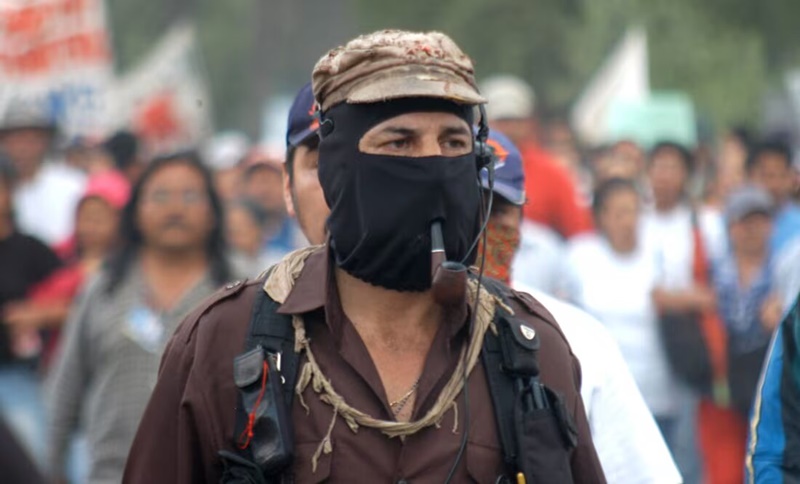 Subcomandante Marcos critica a AMLO, comparándolo con presidentes del PRI y PAN