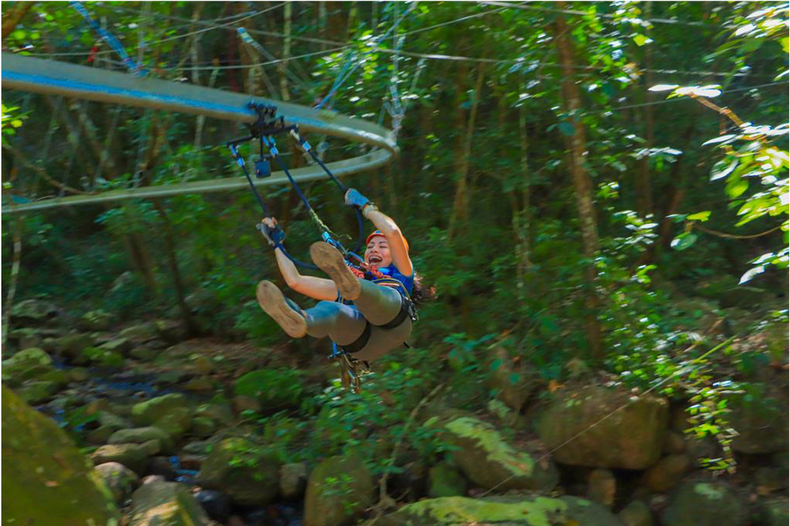 Aventura extrema en Puerto Vallarta: ¡Descubre la Roller Coaster ZipLine entre la selva!