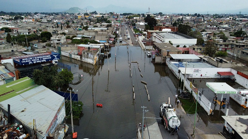 Claudia Sheinbaum y Martí Batres prometen apoyo ante inundaciones en Chalco