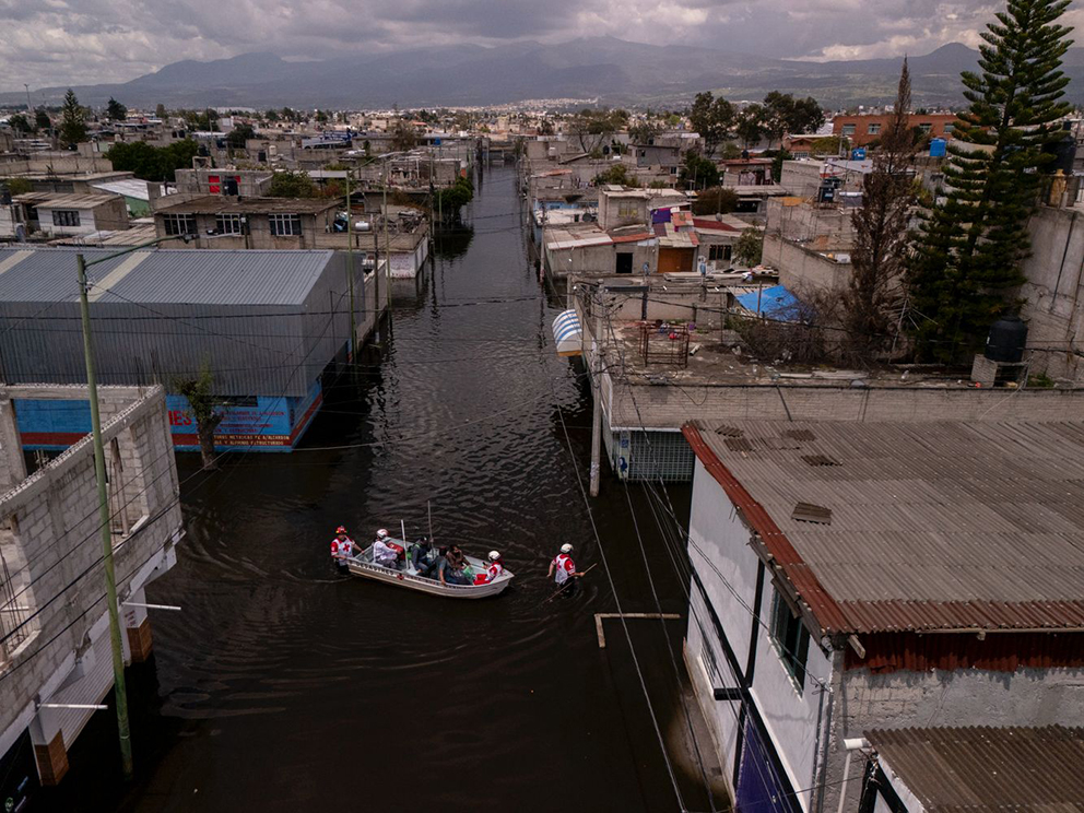 Descienden niveles de aguas negras en Chalco, pero la emergencia persiste