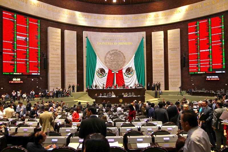 Diputados debaten “La Suprema Vendepatrias” en la Comisión Permanente