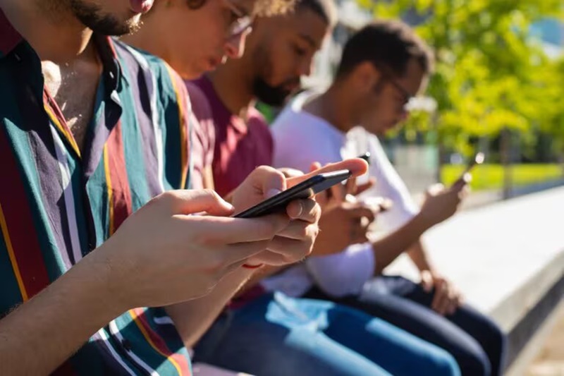 Cómo el calor extremo puede dañar tu celular