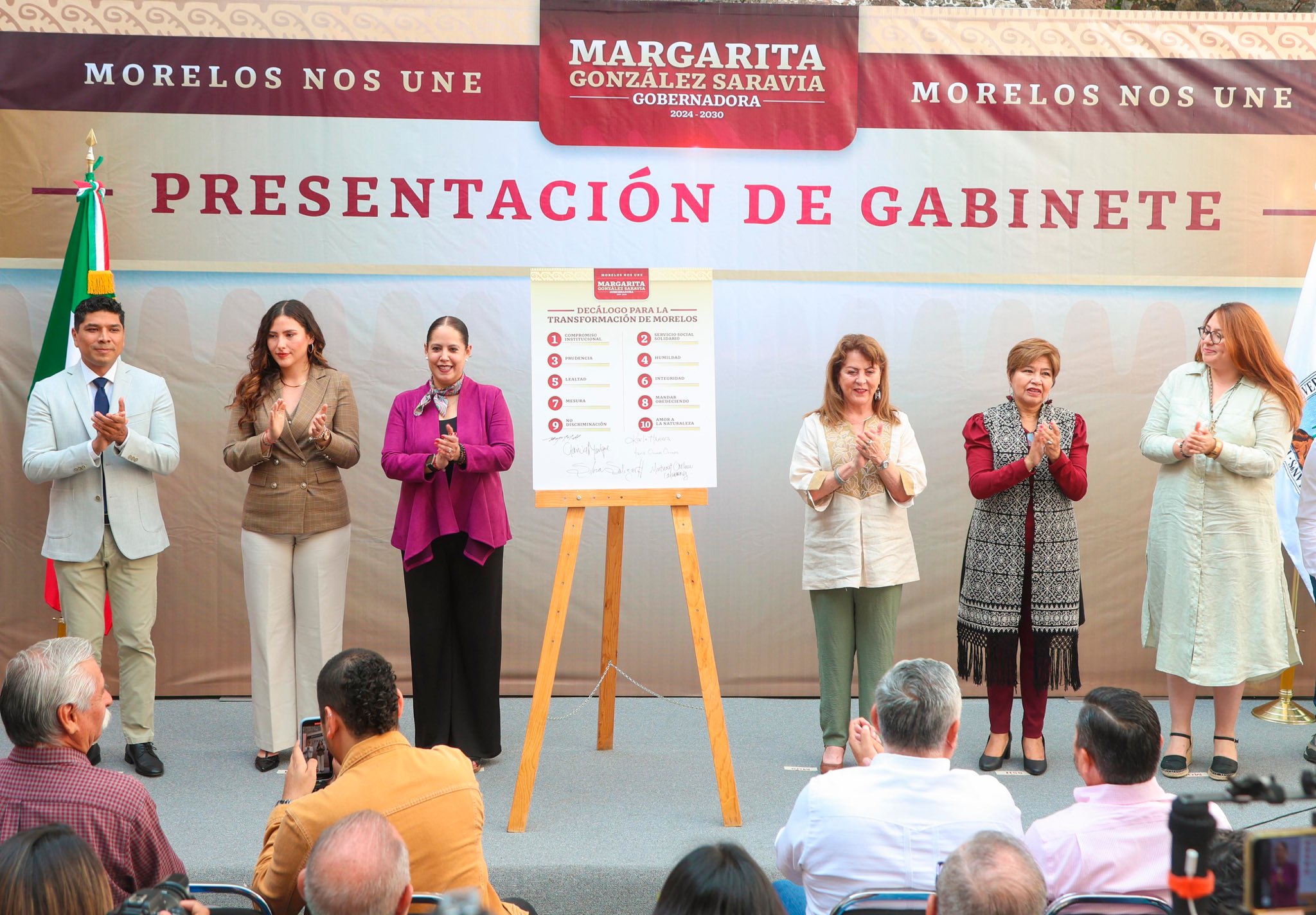 Margarita González presenta su gabinete social y firma decálogo ético para Morelos