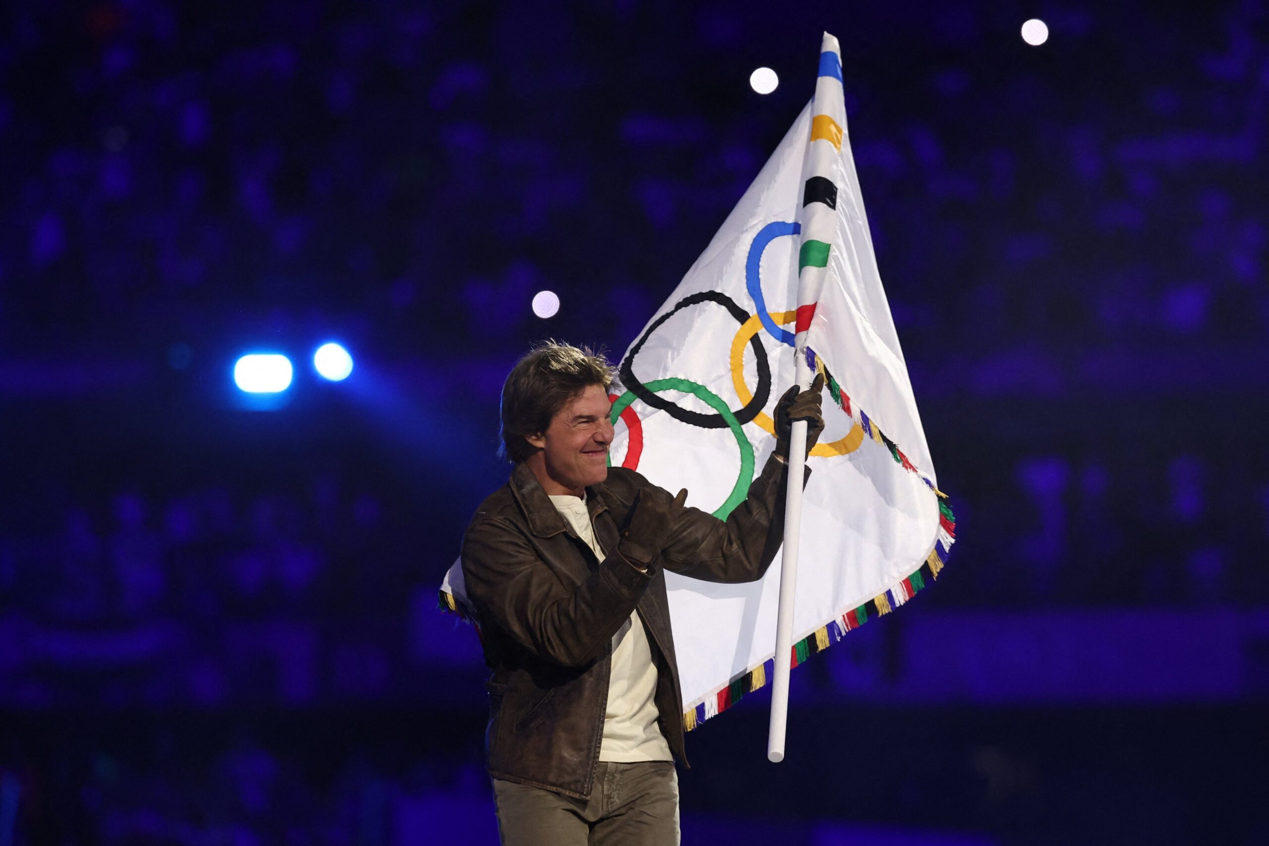 Tom Cruise protagoniza un espectacular traspaso de los Juegos Olímpicos de París a Los Ángeles