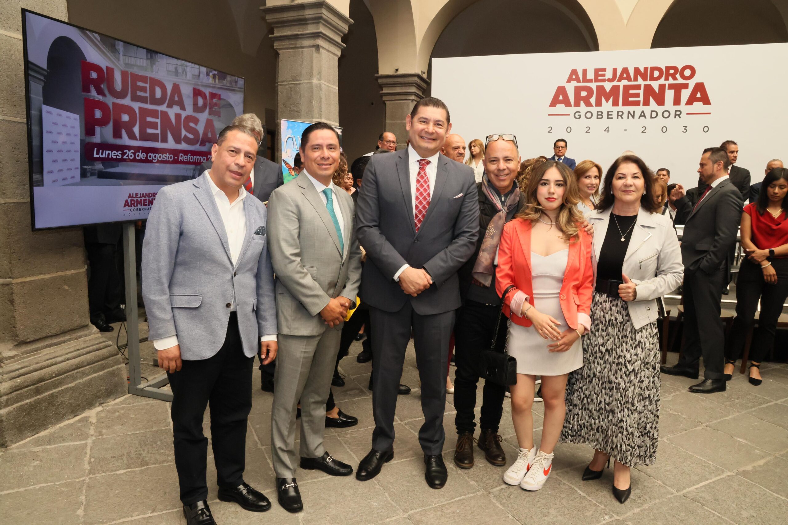 Armenta impulsa proyecto cinematográfico para honrar a los adultos mayores en Puebla