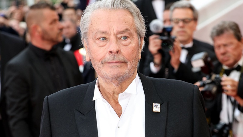 Alain Delon se despide en intimidad: Entierro privado en su mansión de Douchy