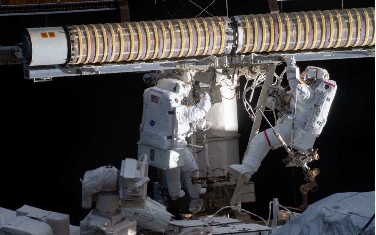 Astronautas varados en la Estación Espacial no regresarán hasta 2025