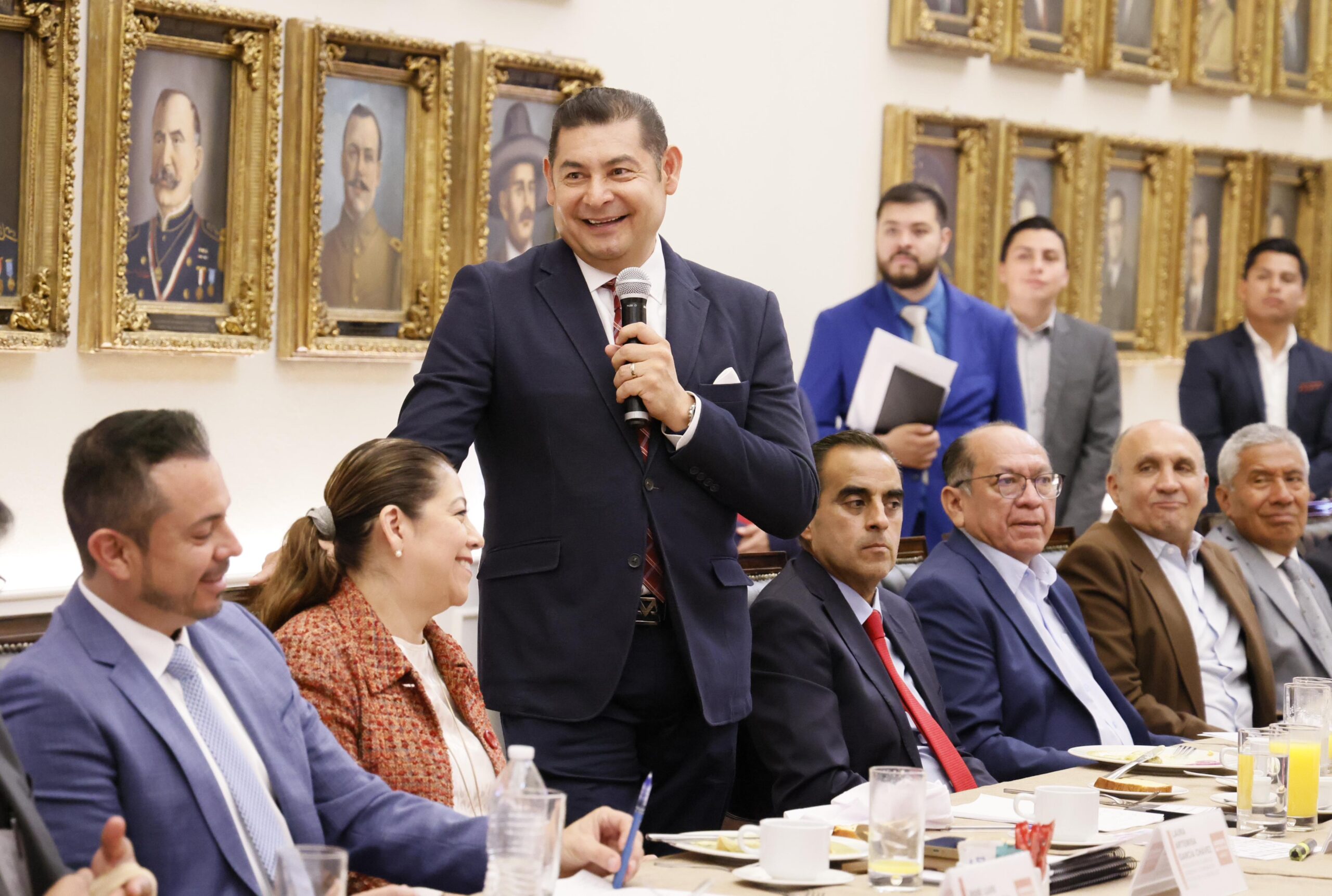 Compromiso y unidad: Alejandro Armenta y diputados de Puebla avanzan hacia una agenda común por el bienestar social