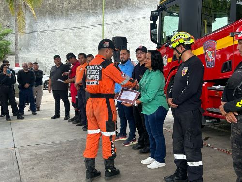 Rescate en Acapulco: Brigada de Morelos y bomberos salvan a cientos de damnificados